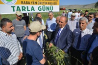 Rektör Karakaya ’’Tarla Günü’’ Etkinliğinde Kamanlı Çiftçilerle Bir Araya Geldi
